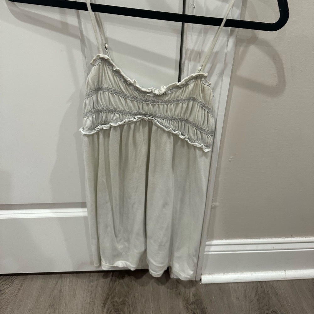 Arizona Small white flowy tank